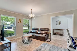 2811 Quincannon Ln, Houston, TX 77043 - Photo 4