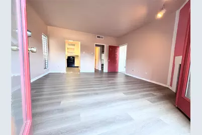 10855 Meadowglen Lane #702, Houston, TX 77042 - Photo 4