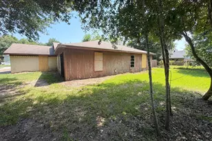 550 E Melville Dr, Crosby, TX 77532 - Photo 4
