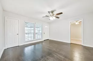 5855 Beldart St, Houston, TX 77033 - Photo 14