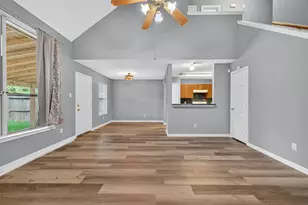 8253 Fuqua Gardens Dr, Houston, TX 77075 - Photo 8