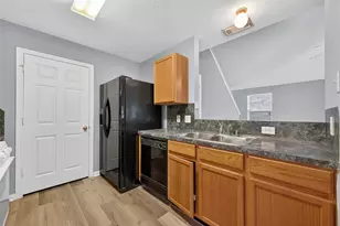 8253 Fuqua Gardens Dr, Houston, TX 77075 - Photo 12