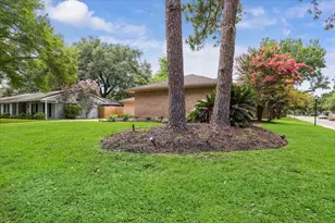 10002 Wickersham Ln, Houston, TX 77042 - Photo 24