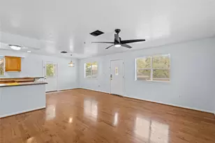 336 Reppert St, Bacliff, TX 77518 - Photo 4