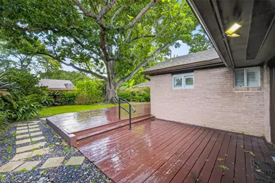 5830 Yarwell Drive, Houston, TX 77096 - Photo 8