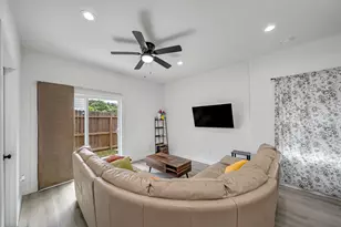 4011 King St, Houston, TX 77026 - Photo 8