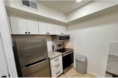 3131 Southwest Freeway #C35, Houston, TX 77098 - Photo 8