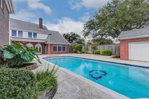 10713 Greenwillow St, Houston, TX 77035 - Photo 2