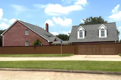 10713 Greenwillow Street, Houston, TX 77035 - Photo 44