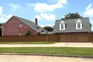 10713 Greenwillow St, Houston, TX 77035 - Photo 44