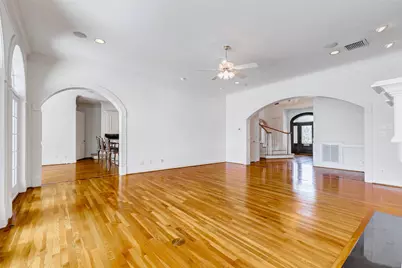 10713 Greenwillow Street, Houston, TX 77035 - Photo 12