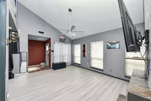7877 Kendalia Dr, Houston, TX 77036 - Photo 6