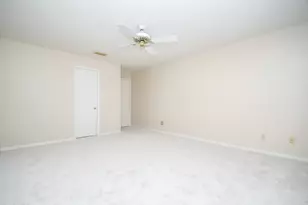 9800 Pagewood Ln, Houston, TX 77042 - Photo 16