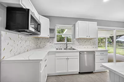 11226 Huggins Drive, Houston, TX 77035 - Photo 12
