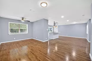 11226 Huggins Dr, Houston, TX 77035 - Photo 14
