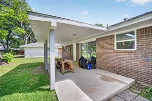 11226 Huggins Dr, Houston, TX 77035 - Photo 34