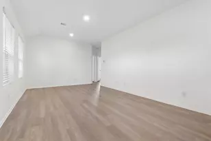 14518 Broadbury Pond Rd, Houston, TX 77583 - Photo 6