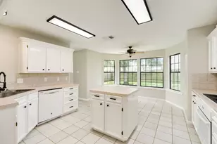 105 Washington Ave, Clute, TX 77531 - Photo 8