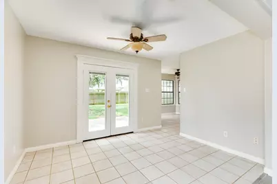 105 Washington Avenue, Clute, TX 77531 - Photo 6