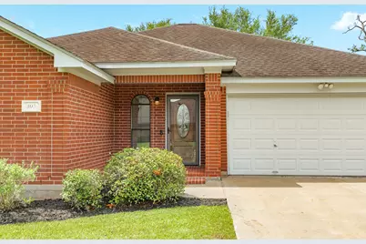 105 Washington Avenue, Clute, TX 77531 - Photo 2