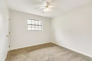 105 Washington Ave, Clute, TX 77531 - Photo 14