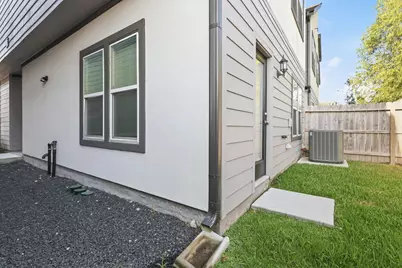 313 N Centro Circle, Shenandoah, TX 77385 - Photo 14