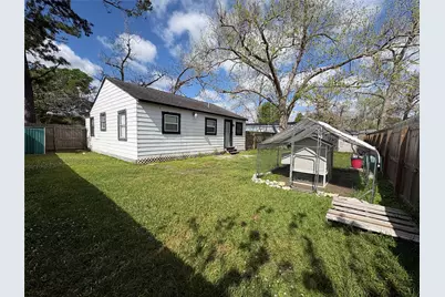 406 N Fig Street, Sweeny, TX 77480 - Photo 4