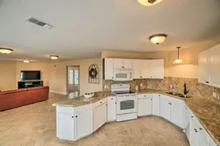 605 6th St, Kemah, TX 77565 - Photo 2