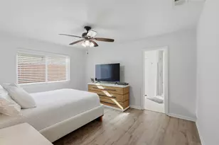12019 Plumbrook Dr, Houston, TX 77099 - Photo 14