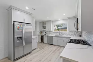12019 Plumbrook Dr, Houston, TX 77099 - Photo 2