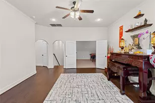 11729 Joan of Arc Dr, Houston, TX 77024 - Photo 36