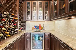 11729 Joan of Arc Dr, Houston, TX 77024 - Photo 10