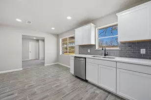 29 County Rd 4011, Dayton, TX 77535 - Photo 10