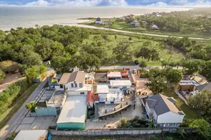 614 Pine Gully Rd, Seabrook, TX 77586 - Photo 2