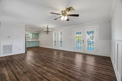 606 Warsaw St, Bayou Vista, TX 77563 - Photo 6