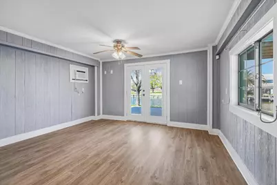 606 Warsaw St, Bayou Vista, TX 77563 - Photo 26