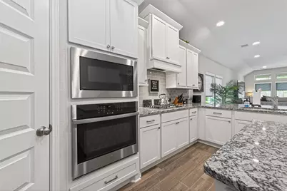 561 Cedar Harbor Court, Conroe, TX 77304 - Photo 14