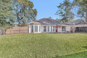 147 April Waters Dr W, Conroe, TX 77356 - Photo 10