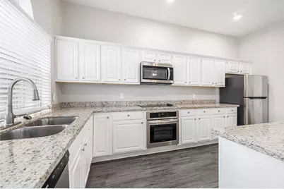 7538 Orchard Hills Lane, Sugar Land, TX 77479 - Photo 12