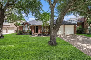 7538 Orchard Hills Ln, Sugar Land, TX 77479 - Photo 2
