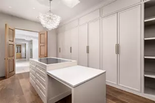 521 Trails End St, Houston, TX 77024 - Photo 22