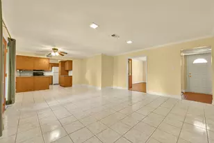 523 Oakdale Ave, Shoreacres, TX 77571 - Photo 2