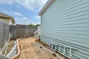 1312 35th St, Galveston, TX 77550 - Photo 30