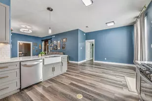994 Jefferson St, Alvin, TX 77511 - Photo 10