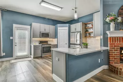 994 Jefferson Street, Alvin, TX 77511 - Photo 8