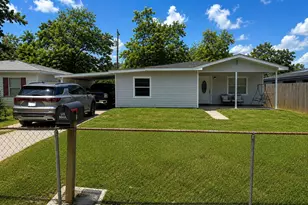 310 W Francis St, Baytown, TX 77520 - Photo 2