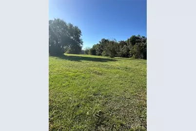 000 Yupon, La Marque, TX 77568 - Photo 2