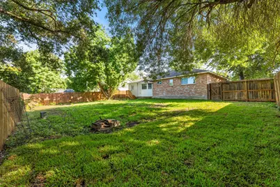 12799 Lake Conroe Hills Drive, Willis, TX 77318 - Photo 16