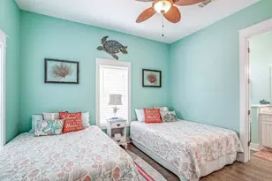 922 Palm Ridge Dr, Crystal Beach, TX 77650 - Photo 12