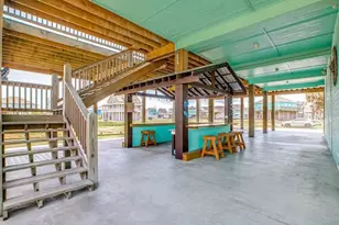 922 Palm Ridge Dr, Crystal Beach, TX 77650 - Photo 18